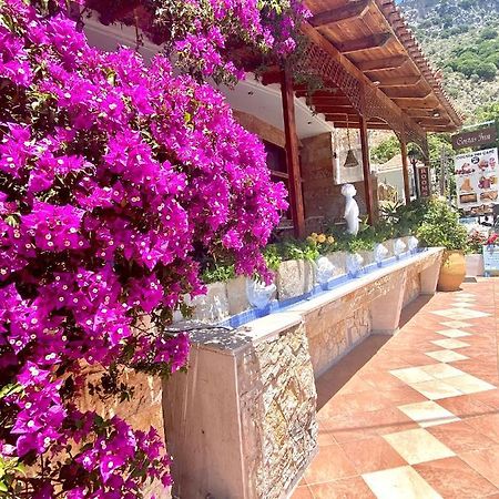 Costas Inn Spilion Luaran gambar